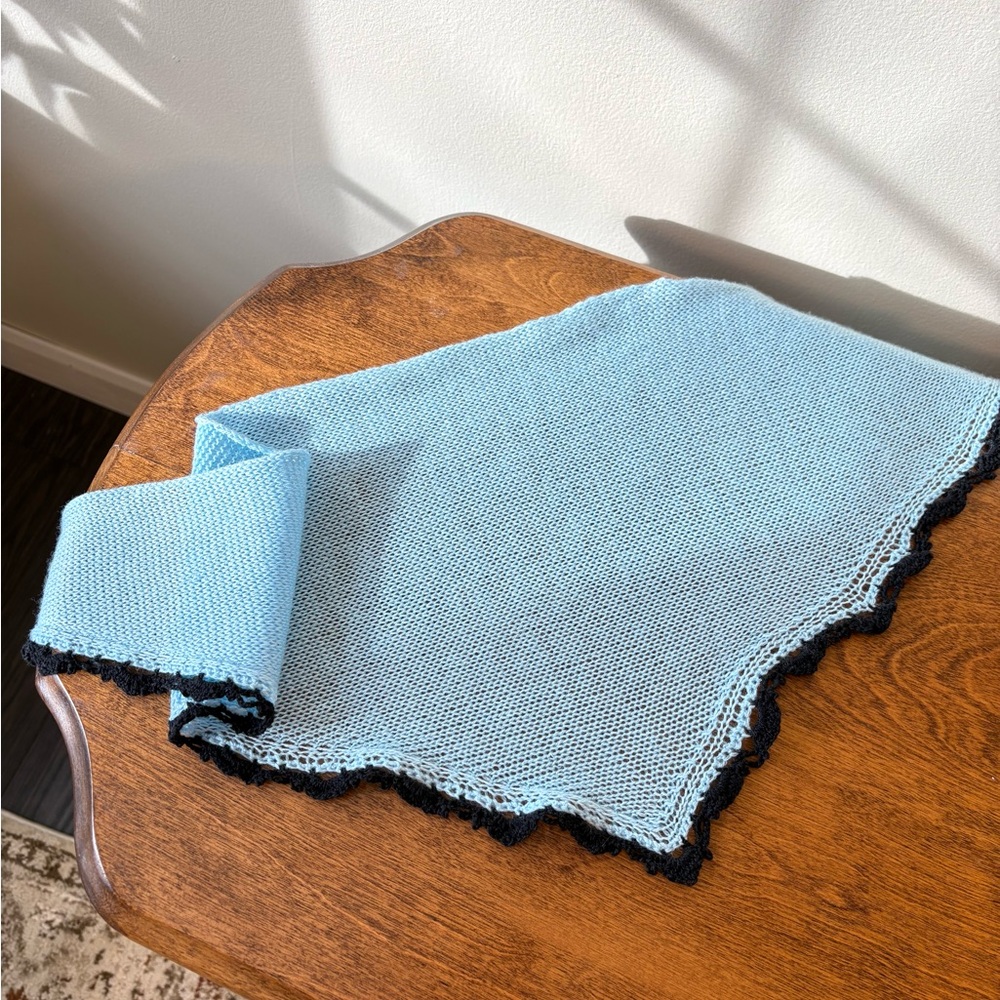 Knit bandana scarf with lace trim